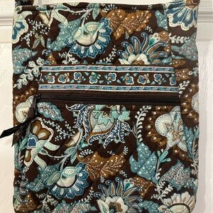 GUC Vera Bradley Crossbody in color Java Blue. strap in approx 60”